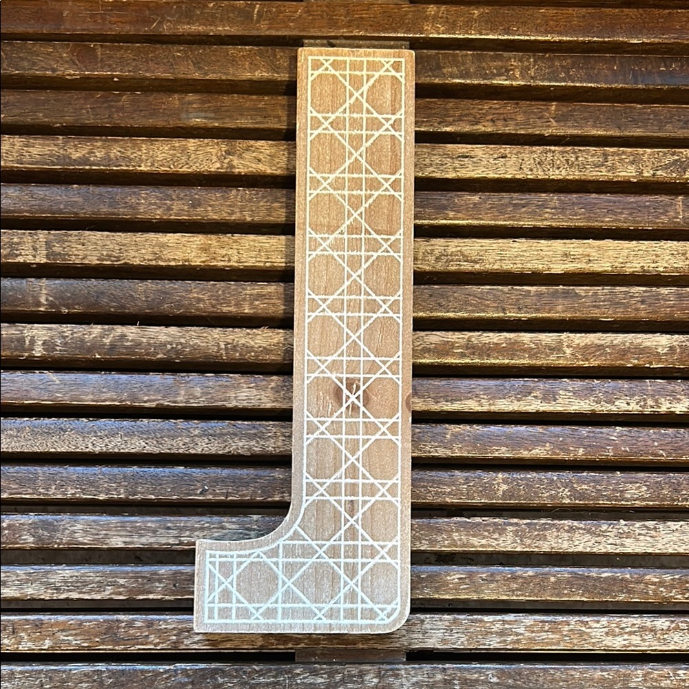 NWT Ashland “J” wall decor